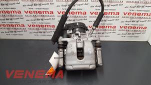 Used Rear brake calliper, left Mercedes CLA Shooting Brake (117.9) 1.6 CLA-200 16V Price € 24,99 Margin scheme offered by Venema Autoparts