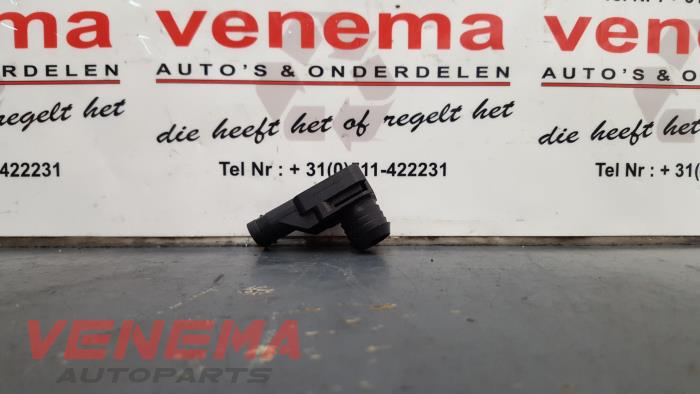 Sensor (otros) de un Mercedes-Benz CLA Shooting Brake (117.9) 1.6 CLA-200 16V 2015