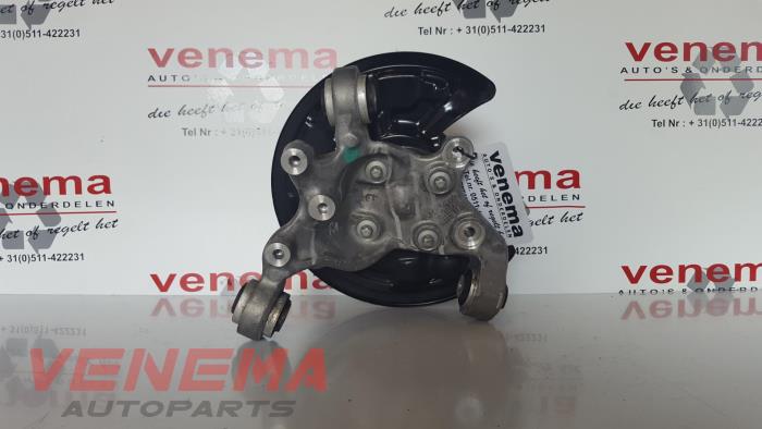 Knuckle, rear right from a Mercedes-Benz CLA Shooting Brake (117.9) 1.6 CLA-200 16V 2015