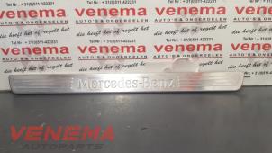 Używane Oswietlenie wejscia Mercedes CLA Shooting Brake (117.9) 1.6 CLA-200 16V Cena € 74,99 Procedura marży oferowane przez Venema Autoparts