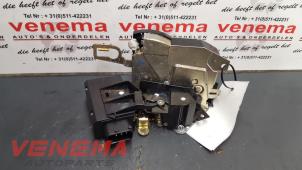 Used Door lock mechanism 4-door, front left BMW 3 serie Touring (E36/3) 316i Price on request offered by Venema Autoparts