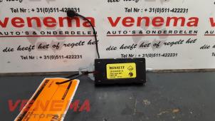 Usagé Antenne amplificateur Renault Megane III Berline (BZ) Prix sur demande proposé par Venema Autoparts