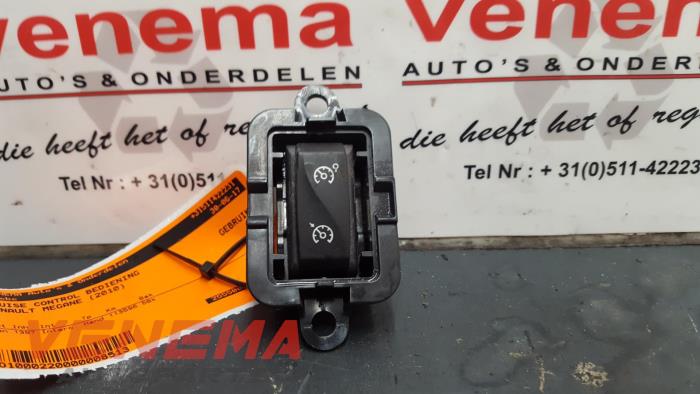 Cruise control switch from a Renault Megane III Coupe (DZ) 1.4 16V TCe 130 2010