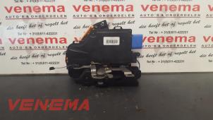 Usagé Serrure avant droite Skoda Octavia (1Z3) 2.0 RS TDI 16V Prix € 24,99 Règlement à la marge proposé par Venema Autoparts