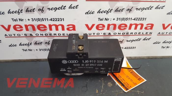 Usagé Ordinateur refroidisseur Volkswagen Polo IV (9N1/2/3) 1.4 16V Prix € 9,99 Règlement à la marge proposé par Venema Autoparts