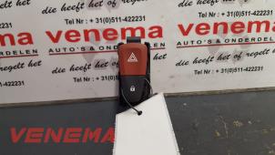 Usagé Commutateur éclairage d'urgence Renault Megane III Coupe (DZ) Prix sur demande proposé par Venema Autoparts