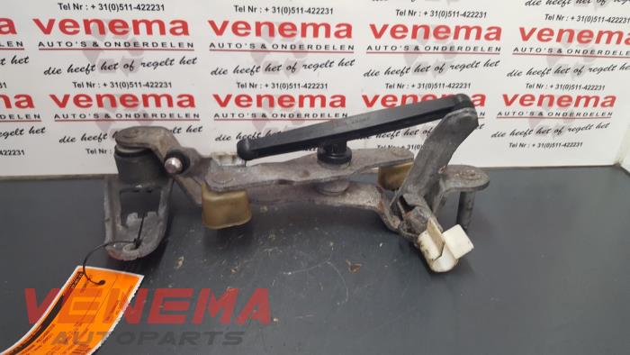 Gearbox mechanism from a Opel Combo (Corsa C) 1.7 DI 16V 2003