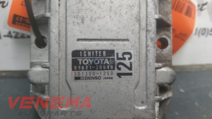 Módulo de encendido de un Toyota Carina II (T17) 2.0i 16V 1988