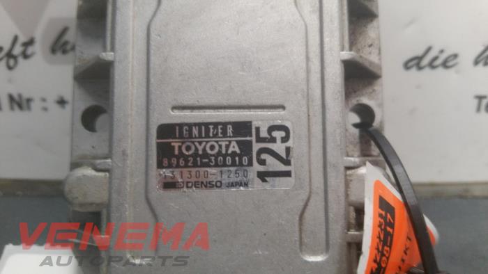 Ignition module from a Toyota Carina II (T17) 2.0i 16V 1990