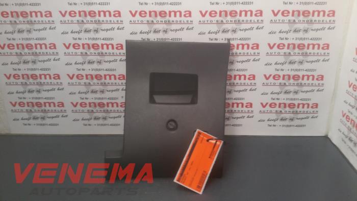 Usagé Divers Peugeot 307 CC (3B) 2.0 16V Prix sur demande proposé par Venema Autoparts