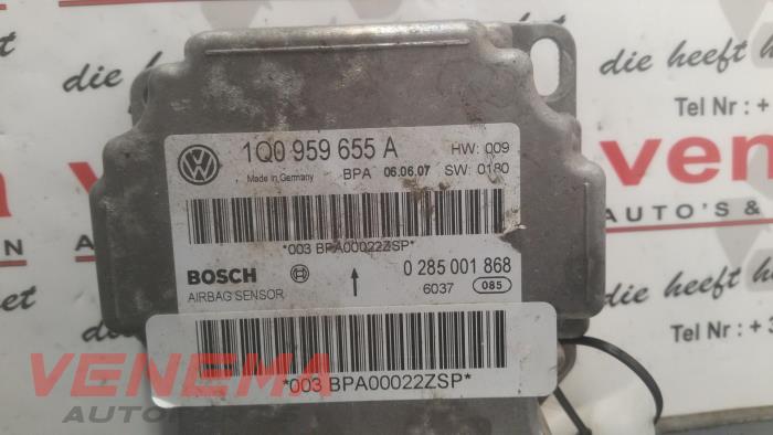 Airbag Module from a Volkswagen Eos (1F7/F8) 2.0 FSI 16V 2007