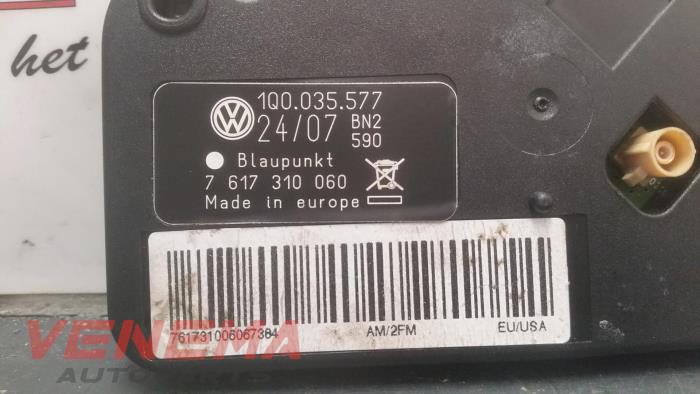 Antenne amplificateur d'un Volkswagen Eos (1F7/F8) 2.0 FSI 16V 2007