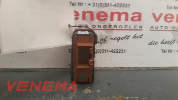 Seat heating switch from a Skoda Citigo 1.0 12V 2014