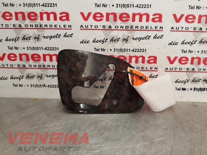 Gebrauchte Abdeckplatte sonstige Mercedes CLK (C208) 2.0 200 16V Preis € 17,95 Margenregelung angeboten von Venema Autoparts