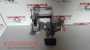 Used Brake pedal Audi A5 (8T3) 2.7 TDI V6 24V Price on request offered by Venema Autoparts