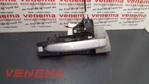 Used Door handle 2-door, right Audi A5 (8T3) 2.7 TDI V6 24V Price on request offered by Venema Autoparts