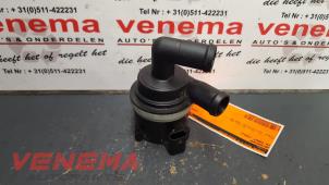 Usagé Pompe à eau Volkswagen Caddy III (2KA,2KH,2CA,2CH) 1.6 TDI 16V Prix € 55,00 Règlement à la marge proposé par Venema Autoparts