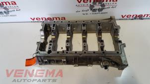 Used Engine crankcase BMW 1 serie (E88) 118i 16V Price € 100,00 Margin scheme offered by Venema Autoparts