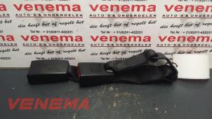 Used Rear seatbelt buckle, centre BMW 1 serie (E81) 116i 2.0 16V Price € 19,99 Margin scheme offered by Venema Autoparts