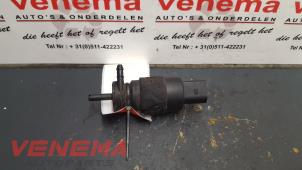 Usados Bomba de limpiaparabrisas delante Audi A6 (C6) 2.0 TDI 16V Precio € 12,00 Norma de margen ofrecido por Venema Autoparts