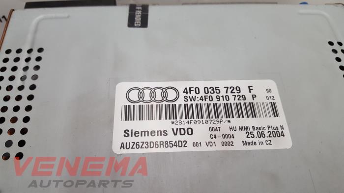 CD player from a Audi A6 (C6) 2.0 TDI 16V 2006