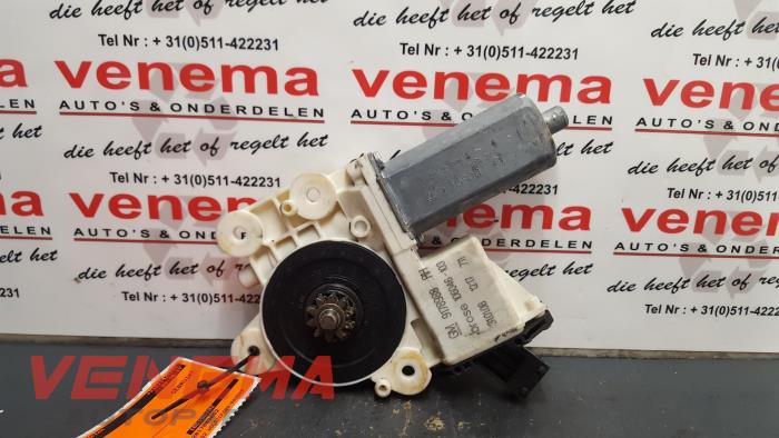 Usados Motor de ventanilla de puerta Opel Vectra C GTS 1.9 CDTI 16V Precio € 35,00 Norma de margen ofrecido por Venema Autoparts