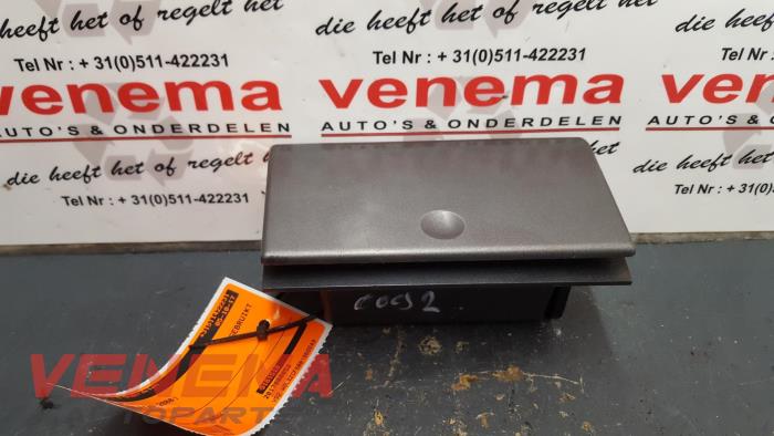 Begagnade Askkopp, fram Opel Vectra C GTS 1.9 CDTI 16V Pris € 14,99 Marginaltabell erbjuds av Venema Autoparts