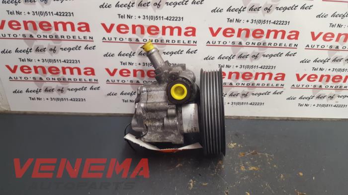 Usagé Pompe de direction Audi A4 (B7) 2.0 TDI 16V Prix € 60,00 Règlement à la marge proposé par Venema Autoparts