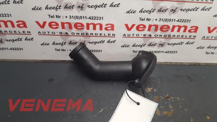Begagnade Vattenrör Volkswagen Transporter T5 1.9 TDi Pris € 10,00 Marginaltabell erbjuds av Venema Autoparts
