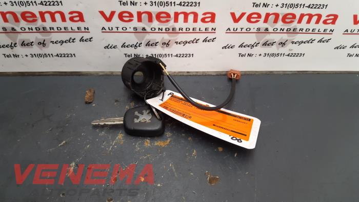 Begagnade Fjärrkontrollset Peugeot Partner 1.6 HDI 75 Pris € 39,00 Marginaltabell erbjuds av Venema Autoparts