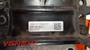Engine mount from a Volkswagen Golf VII (AUA) 2.0 TDI 16V 2013