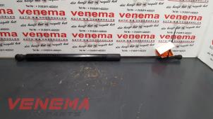 Używane Amortyzator gazowy lewy tyl Volkswagen Golf VII (AUA) 2.0 TDI 16V Cena € 14,99 Procedura marży oferowane przez Venema Autoparts
