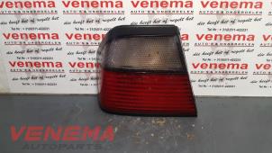 Używane Tylne swiatlo pozycyjne lewe Nissan Primera (P10) 1.6 16V Cena € 14,95 Procedura marży oferowane przez Venema Autoparts