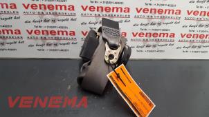 Used Front seatbelt, left Volkswagen Passat Variant (3B5) Price € 40,00 Margin scheme offered by Venema Autoparts
