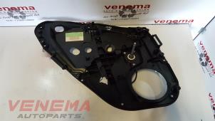 Usagé Mécanique vitre 4portes arrière gauche Ford Fiesta 6 (JA8) 1.4 TDCi Prix € 35,00 Règlement à la marge proposé par Venema Autoparts
