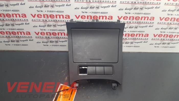 Begagnade Askkopp, fram Volkswagen Golf V (1K1) 1.6 Pris € 9,99 Marginaltabell erbjuds av Venema Autoparts