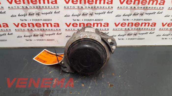 Usagé Support moteur BMW 3 serie (E90) 320d 16V Prix € 14,99 Règlement à la marge proposé par Venema Autoparts
