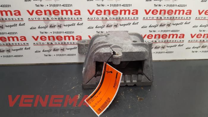 Usagé Support moteur Volkswagen Golf V (1K1) 2.0 TDI 16V Prix € 25,00 Règlement à la marge proposé par Venema Autoparts