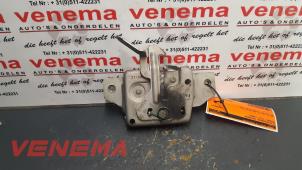 Used Bonnet lock mechanism Renault Clio III (BR/CR) 1.2 16V 65 Price € 20,00 Margin scheme offered by Venema Autoparts