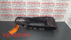 Usados Cenicero delante Citroen C5 III Tourer (RW) 2.0 HDiF 16V Precio € 30,00 Norma de margen ofrecido por Venema Autoparts