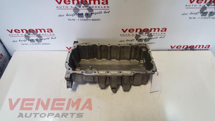 Usagé Couvercle carter Volkswagen Touran (1T1/T2) 2.0 TDI DPF Cross Touran Prix € 35,00 Règlement à la marge proposé par Venema Autoparts