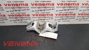 Used Front door hinge, right Renault Kangoo Express (FW) 1.5 dCi 90 FAP Price € 20,00 Margin scheme offered by Venema Autoparts