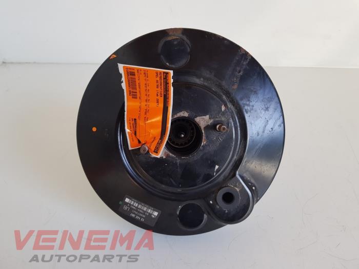 Usagé Servo frein Opel Astra H SW (L35) 1.9 CDTi 100 Prix € 29,99 Règlement à la marge proposé par Venema Autoparts