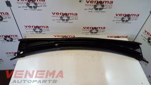 Used Cowl top grille Ford Fiesta 5 (JD/JH) 1.4 TDCi Price € 40,00 Margin scheme offered by Venema Autoparts