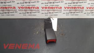 Gebrauchte Sicherheitsgurt Schließe rechts hinten BMW 1 serie (E88) 118i 16V Preis € 9,99 Margenregelung angeboten von Venema Autoparts