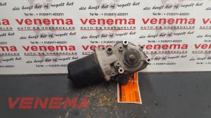 Used Front wiper motor Renault Laguna II Grandtour (KG) 1.8 16V Price € 29,99 Margin scheme offered by Venema Autoparts