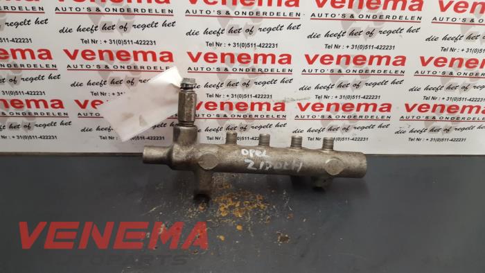Usagé Système d'injection Opel Astra H (L48) 1.7 CDTi 16V Prix € 100,00 Règlement à la marge proposé par Venema Autoparts