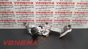 Usagé Moteur essuie-glace arrière Mazda Premacy 2.0 DiTD 16V Prix € 19,99 Règlement à la marge proposé par Venema Autoparts