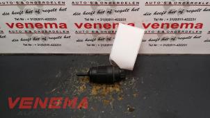 Used Windscreen washer pump Opel Vectra B (36) 1.8 16V Ecotec Price € 9,00 Margin scheme offered by Venema Autoparts