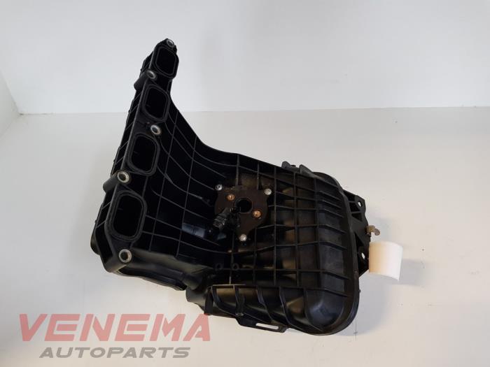Intake manifold from a BMW 3 serie Touring (E91) 318i 16V 2008